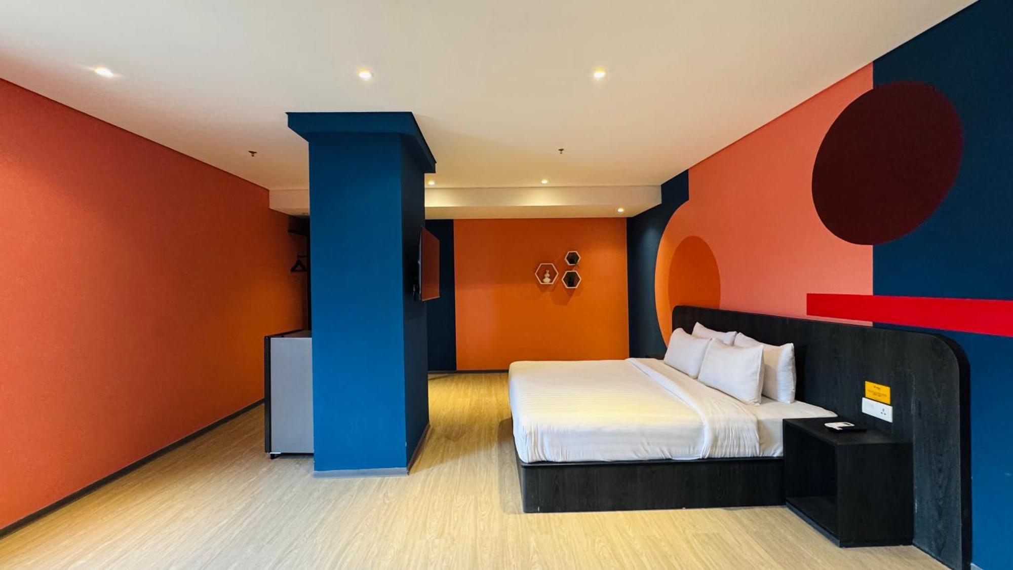 ג'קרטה Yellow Bee Resort Cililitan מראה חיצוני תמונה