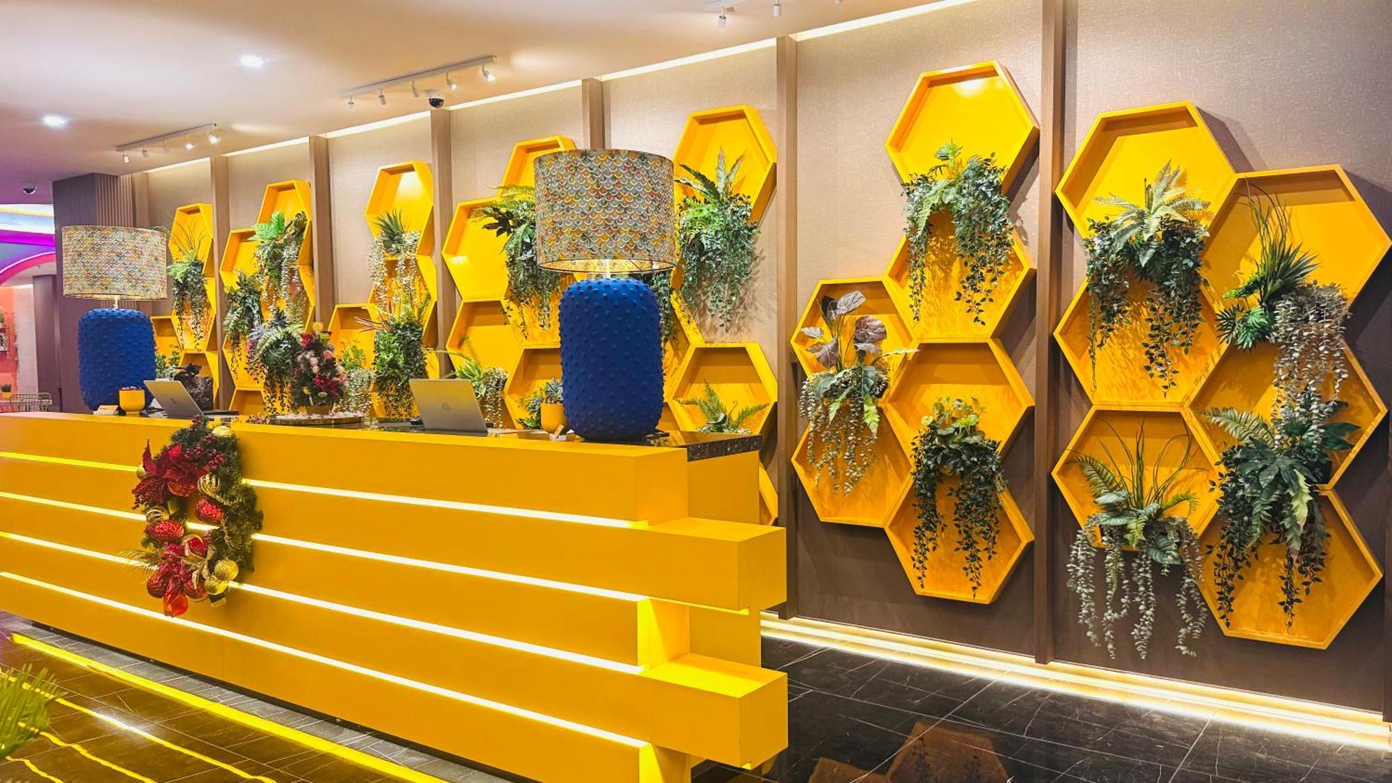 ג'קרטה Yellow Bee Resort Cililitan מראה חיצוני תמונה